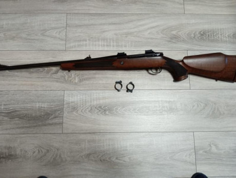 Vendo este rifle en estado normal para sus años. Lleva monturas fijas Talley.
El arma está en Gijón. Mando 171