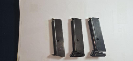 Vendo 3 cargadores 
No se para que arma   10€ cada uno + porte( es posible pp)
Compro cargador luger.campogiro.ppk 00