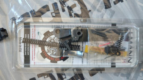 Me quito la F, vendo
una cz 75 customizada por Armería Martinez para ipsc, o standar, 2 cañones, cambiadas 30