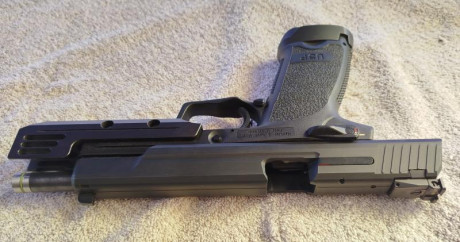    Buenas tardes.

Por necesidad de cupo pongo a la venta mi impecable y super precisa HK USP Élite de 10