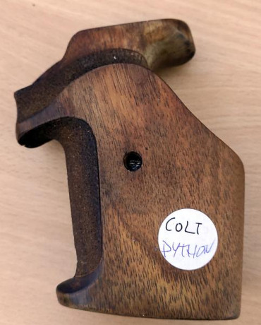 Hola estaba buscando unas cachas anatómicas talla L para un Python de 6".
Ya se que queda súper feo 41