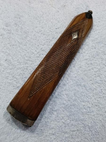 Vendo escopeta paralela corta marca Jabe del 12.

Largo total: 86 cm. sin la cantonera.
Cañones: 49'5 41