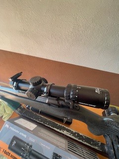 Hola, vendo este visor de gama media, marca Primary Arms para batida de 1-6x24. Está  muy muy nuevo, prácticamente 10