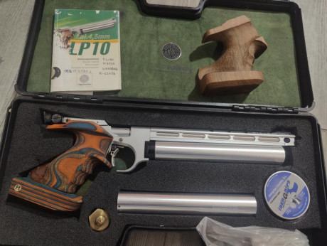 Se vende steyr lp10 con cubrecañón de la evo, la pistola esta en buen estado a pesar de sus años y sin 01