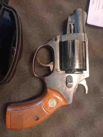 Vendo Revolver marca ASTRA de 2 pulgadas modo 250 Calibre 38 Special con tambor de 5 recámaras.
Hace unos 00