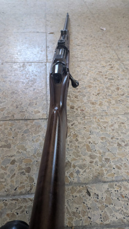 Un amigo me pide que le anuncie la venta de este rifle calibre 375 H&H precio 800€ más gastos de envío 00