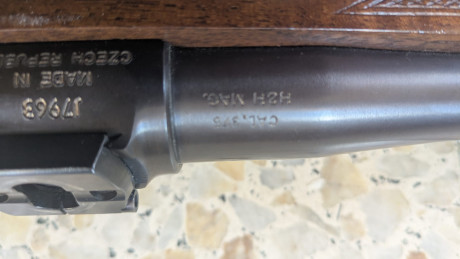 Un amigo me pide que le anuncie la venta de este rifle calibre 375 H&H precio 800€ más gastos de envío 12