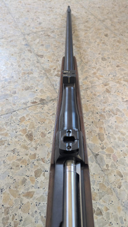Un amigo me pide que le anuncie la venta de este rifle calibre 375 H&H precio 800€ más gastos de envío 10