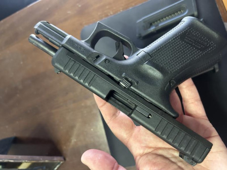 Vendo Glock 44 comprada en octubre 2025, único dueño.

Precio 500€(negociable), se da con un cargador 00
