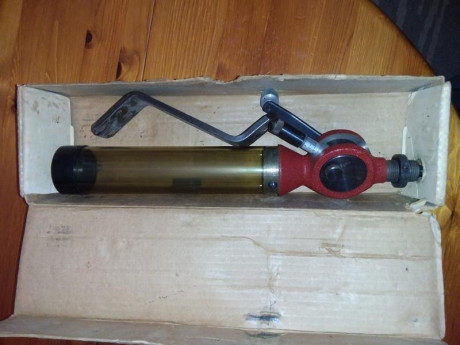 Vendo dosificadir Pacific con soporte original por 30 €
Tambien dispongo de prensa Pacific y dies del 00