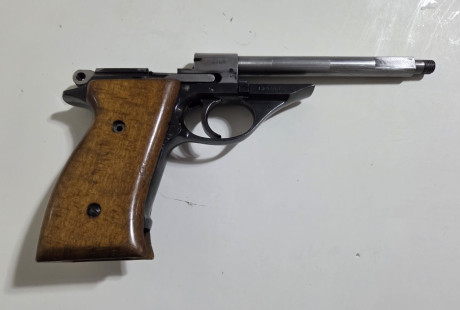 Hola a todos.
Un amigo pone a la venta una Astra TS-22 funcionando perfectamente. Su anterior dueño la 12