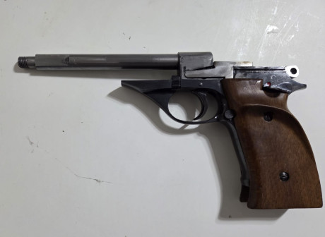 Hola a todos.
Un amigo pone a la venta una Astra TS-22 funcionando perfectamente. Su anterior dueño la 11