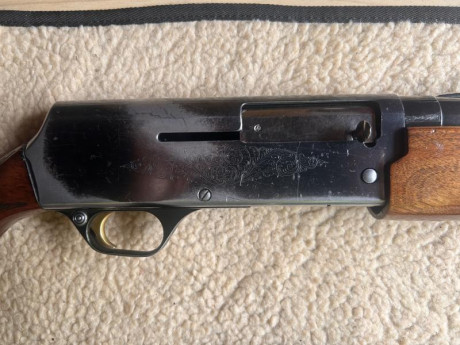 Se vende EscOpeta repetidora Browning, modelo A 500. Funciona perfectamente. Se vende también en el mismo 01