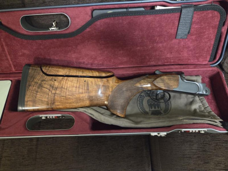 Kemen T4 fabricada y estrenada en 2021, con documentación. 4 cajones disparados. 5 chokes Briley con rosca 00