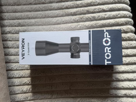 Vendo visor vector óptics veyron 3-12x44 con apenas 50 disparos del .22, primer plano focal, influye anillas, 02