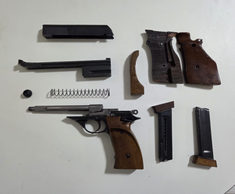 Hola a todos.
Un amigo pone a la venta una Astra TS-22 funcionando perfectamente. Su anterior dueño la 10