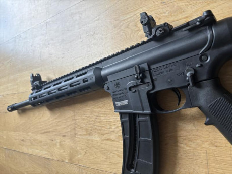 Se vende carabina con poco uso, lleva 2 cargadores, uno sin estrenar, se encuentra en Barcelona para ver 00