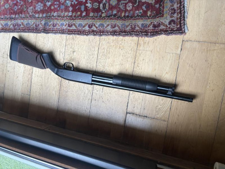 Se vende escopeta sin uso apenas, capacidad de 5+1,está en Barcelona, 380& más los portes si los hubiera. 01