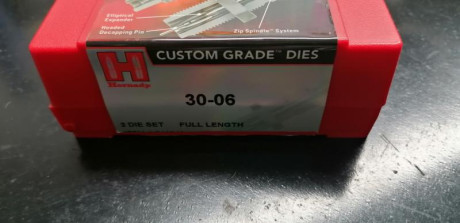 Buenas compañeros, me pide un amigo que le ponga en venta estos Dies de la marca Hornady en calibre 3006 01