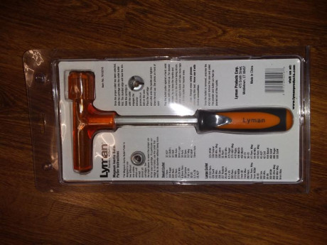 Vendo martillo de inercia Lyman con su embalaje origenal. Solo se ha usado para desmontar 50 cartuchos 00