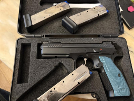 Se vende Cz Shadow en excelente estado, pocos disparos y usada para precisión, algun extra. 1500€ 02