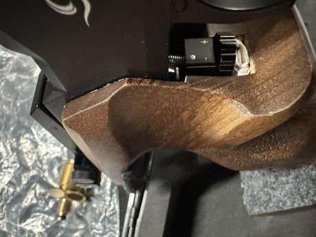 Se encuentra en Girona. Apenas tiene 2 meses. Muy buena opción para iniciarse en tiro de precisión, para 02