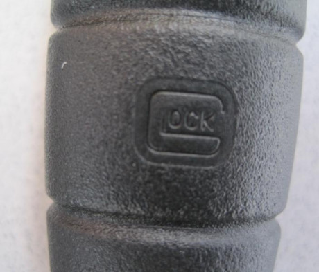 -- VENDO:

 - Lote de dos cuchillos  --

1 -- AITOR VIVAC, color camo, como nuevo, en su caja de cartón 20