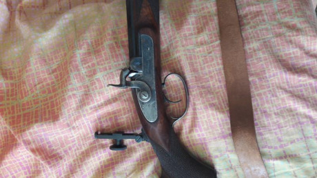 A la venta rifle ALEXANDER HENRY de AMR.

 PVP ……..: 650 € 
CALIBRE: 0,451"
CAÑON ...: 82 cm.
CHIMENEA: 01