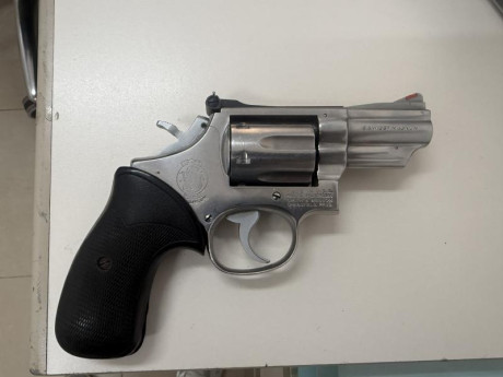 Se vende fantástico revólver en 357 magnum marcasmith and wesson 
Casi nuevo sin apenas uso
Solo para 01