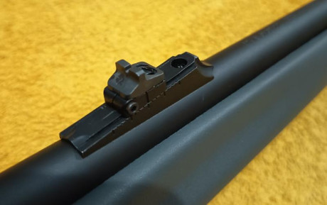 Se Vende esta carabina Semi-automática del Cal 22Lr.
La culata o armazón que soporta el arma es de material 72