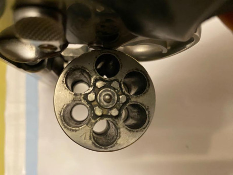 VENTA DE revolver Smith Wesson springfield 357 mag..
1200 euros (negociables y escucho ofertas ).. 91