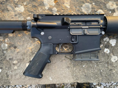 Vendo ar15, cal 222r, Oberlad esta en  muy buen estado, tambien tengo guardamanos y culata original.
Tambien 11