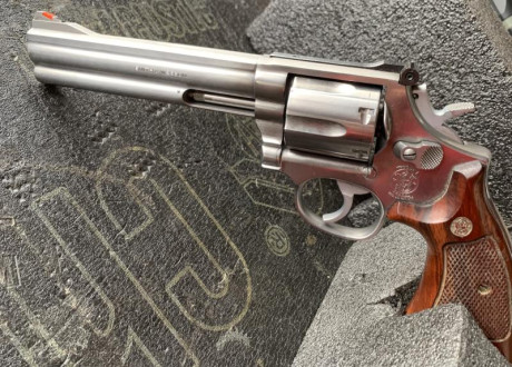 Busco pistola smith&wesson 41 del 22lr // Busco pistola UNIQUE 69 ó UNIQUE 96 del 22lr // Busco revolver 10
