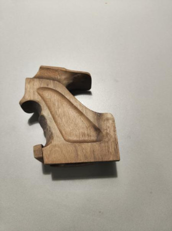   Steyr vendida queda Pardini SP 22 por 60€ 

VENDO Empuñaduras diestra talla L para Steyr LP10 y Pardini 01