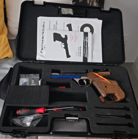 Buenas tardes compañeros. Vendo una Feinwerkbau AW93 ligt , con dos dueños , la mujer de un conocido que 01