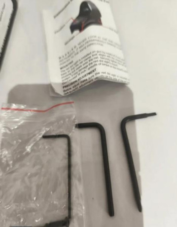 Visor de punto rojo Frenzy 1x22x26 MOS. 3 Moas 

- Incluye caja original.
- Incluye dos llaves Allen.
- 00