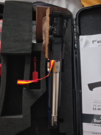 Buenas tardes compañeros. Vendo una Feinwerkbau AW93 ligt , con dos dueños , la mujer de un conocido que 01