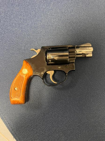 Hola compañeros vendo  Revolver Astra 9MM Corto de un compañero del trabajo. 00