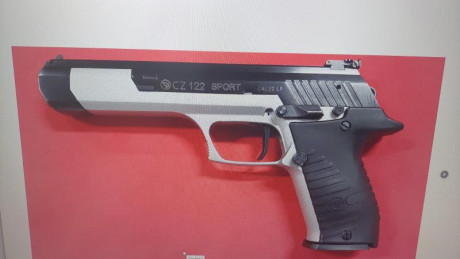 En venta CZ 122 SPORT, calibre 22lr, 2 cargadores, muy precisa, 800 gramos de peso, muy fácil de desmontar 01