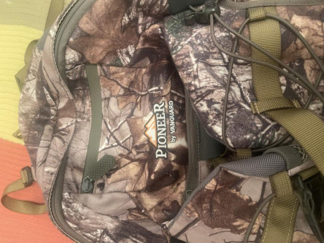  a la venta esta estupenda mochila de caza, la compré y por ser un poco mas grande que con la que cazo, 01