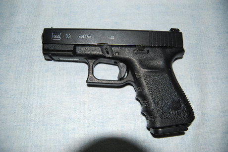 Pistola en muy buen estado cambiado muelle para suavizar el disparo.
caja original con sus componentes.

Precio 02