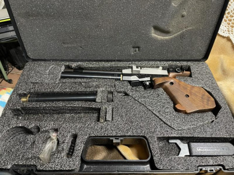 Vendo pistola de tiro a 10 metros estado casi impecable se incluyen dos cilindros herramienta para quitarlos 00