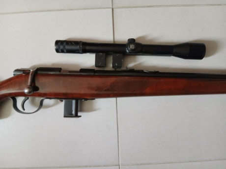 Vendo carabina Onena, calibre. 22. 68 euros. Regalo visor. 
El arma se encuentra en Madrid capital. 01
