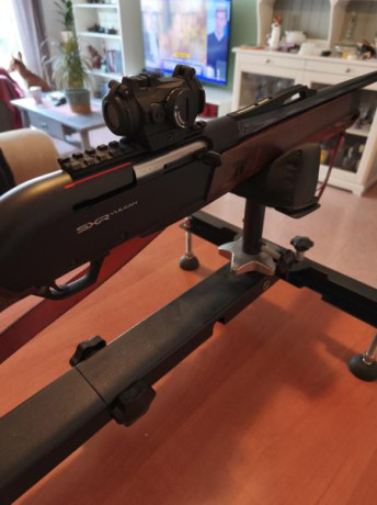 Vendo mi winchester sxr 3006 pocos disparos y muy bien cuidado. El punto rojo no va incluido. Precio 750er 02