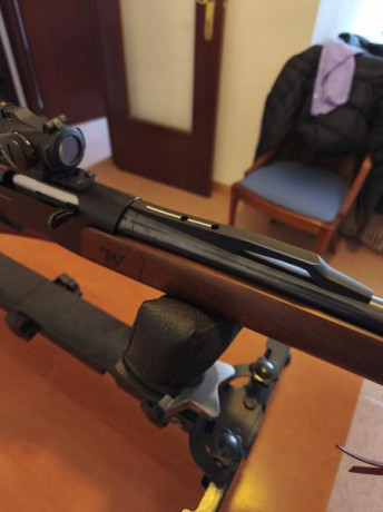 Vendo mi winchester sxr 3006 pocos disparos y muy bien cuidado. El punto rojo no va incluido. Precio 750er 11