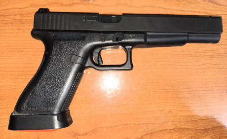 Hola:

Vendo mi Glock 17L Gen2. Esta en buen estado, la tengo desde hace bastantes años, y prácticamente 02