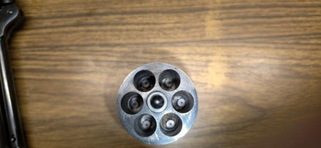 Pongo a la venta dos revolveres de un amigo de la marca Pietta  tipo Starr 1858 army de doble acción. 21