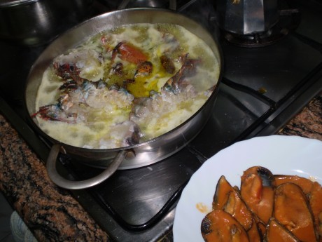 Queridos amigos: ante las expectación :8 causada por el desayuno que me he pegado esta mañana, el cual 70
