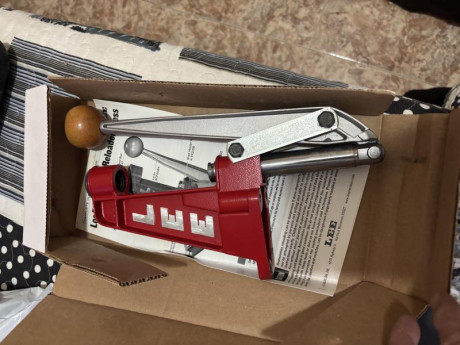 Vendo estos dies por que ya no recargo, hay un que se me rompió la aguja y forcé la tuerca u está casi 11