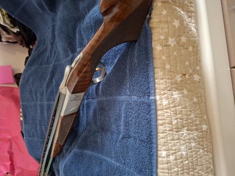 Preciosa y flamante Browning Cynergy Sporting...Con 71 de cañon,cinco chockes invector plus de 2cm y dos 02